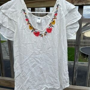 Old Navy White and Red Flutter Sleeve Blouse with Ruffled Embellishments